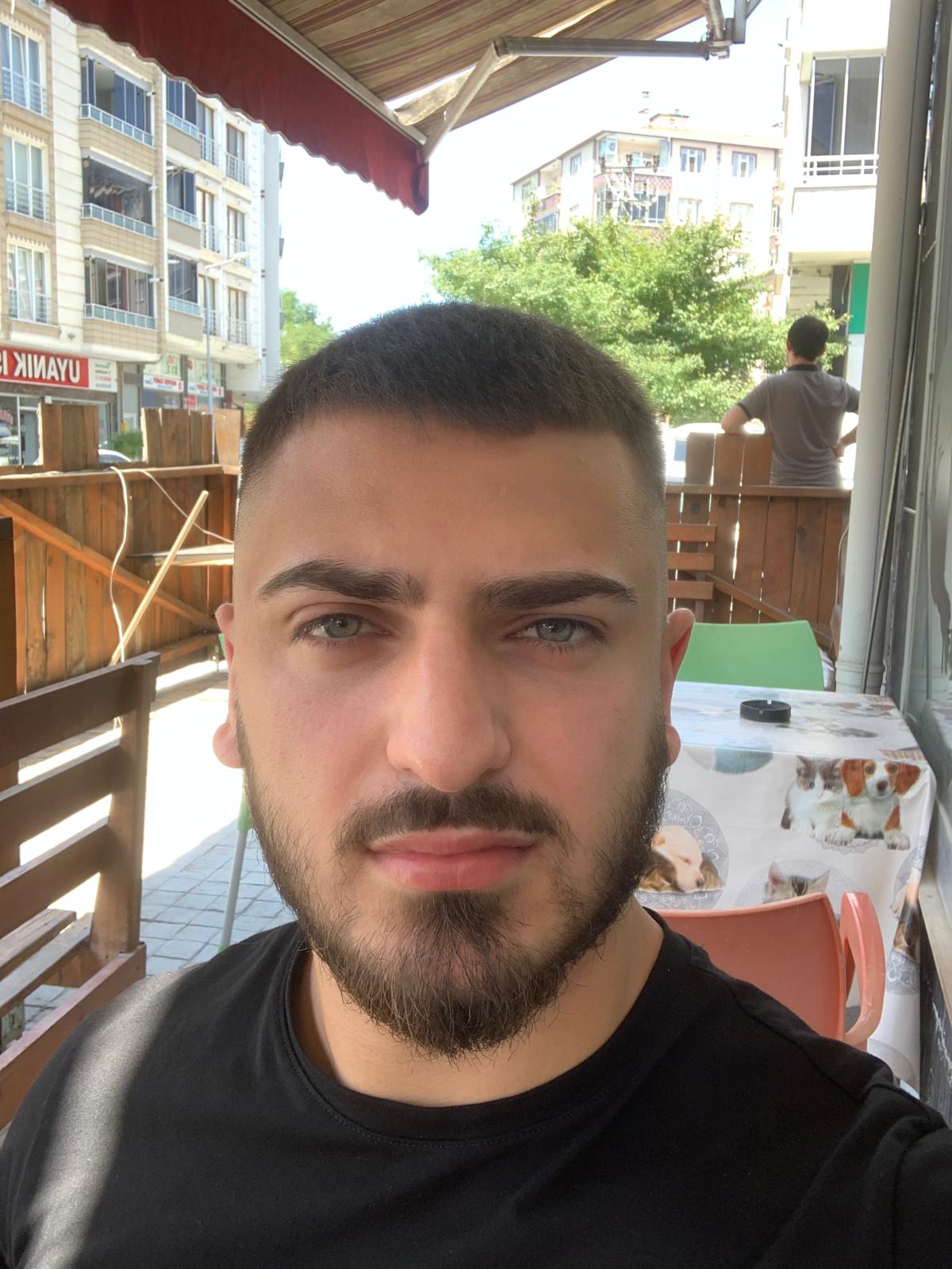 <em>İSMAİL Y.....</em>